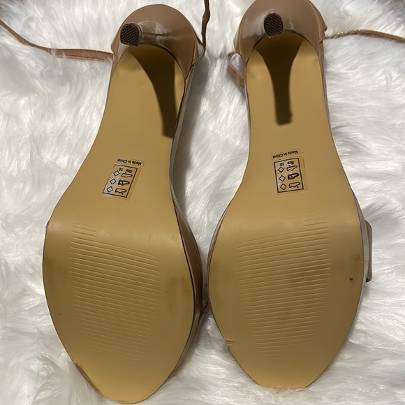 Nude Heels - Picture 2 of 3